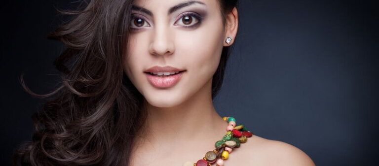 10 Most Beautiful Indian Women and How to Date Them