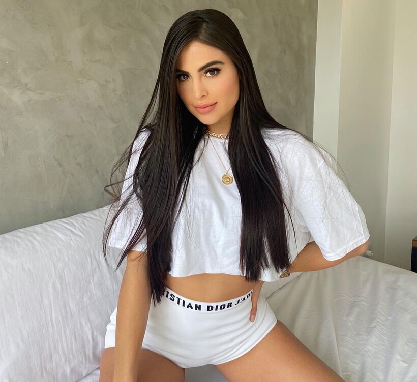 attract Colombian girl