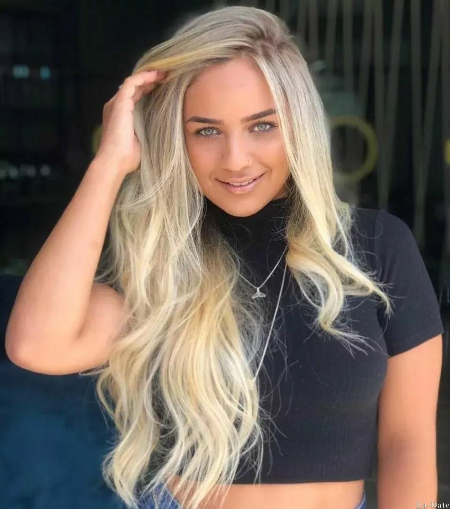 Camila, 27