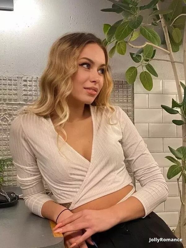 Anastasia, 23