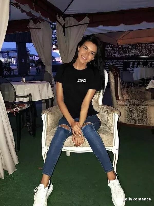 Ekaterina, 28