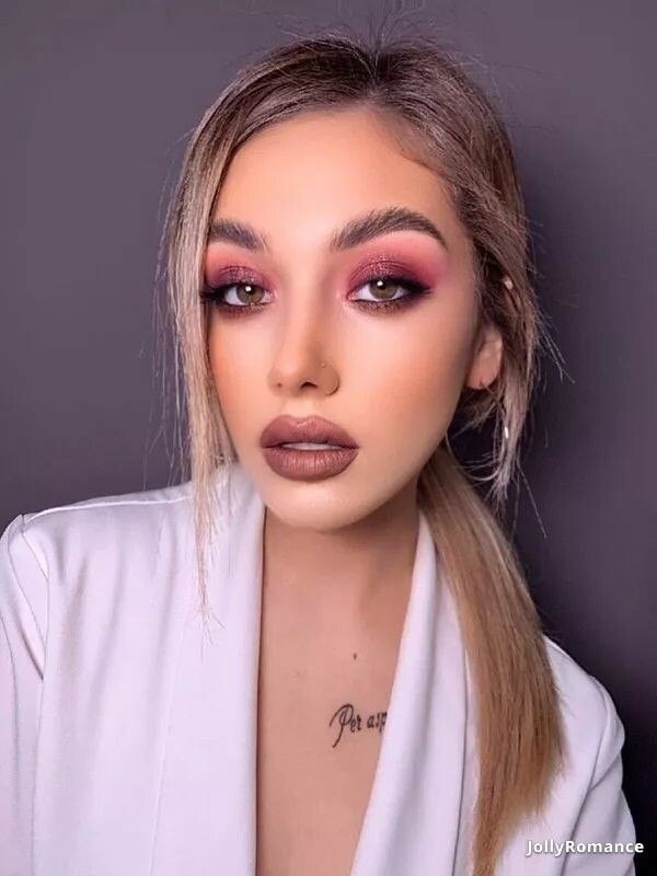 Hanna, 21